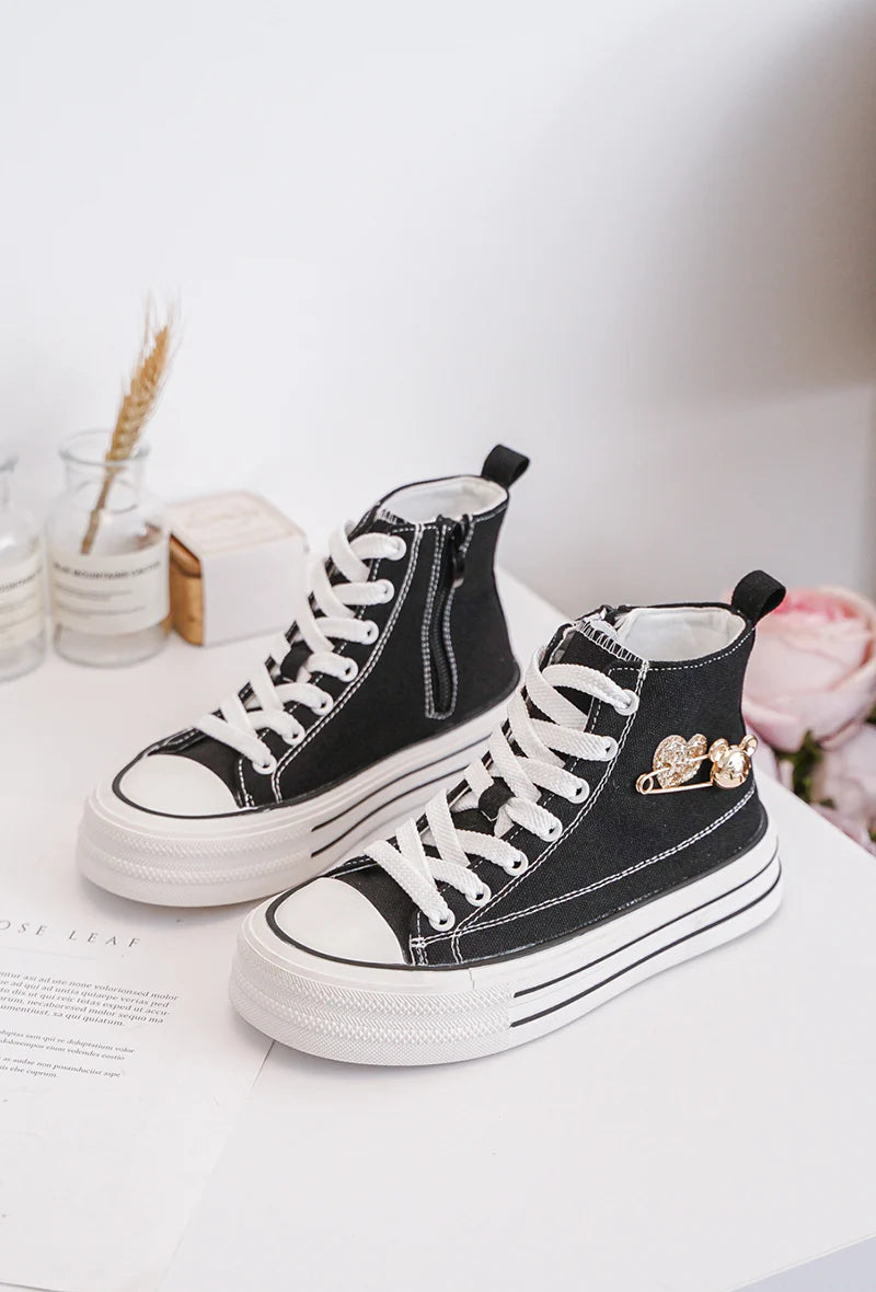 Sneakers alte per bambini – Scarpe per bambini – Nere – Stile urbano con dettagli dorati