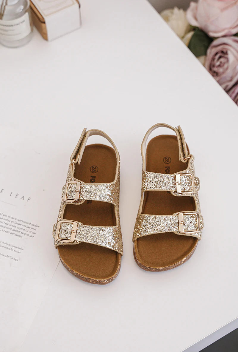 Sandalo con paillettes e papavero dorato