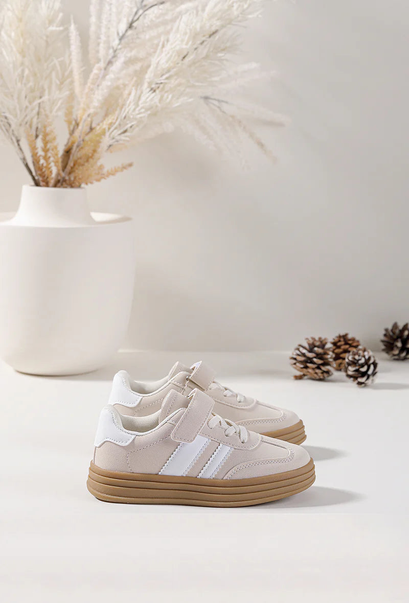 Sneakers beige per bambini con strisce bianche – Suola spessa color cammello – Scarpe per bambini