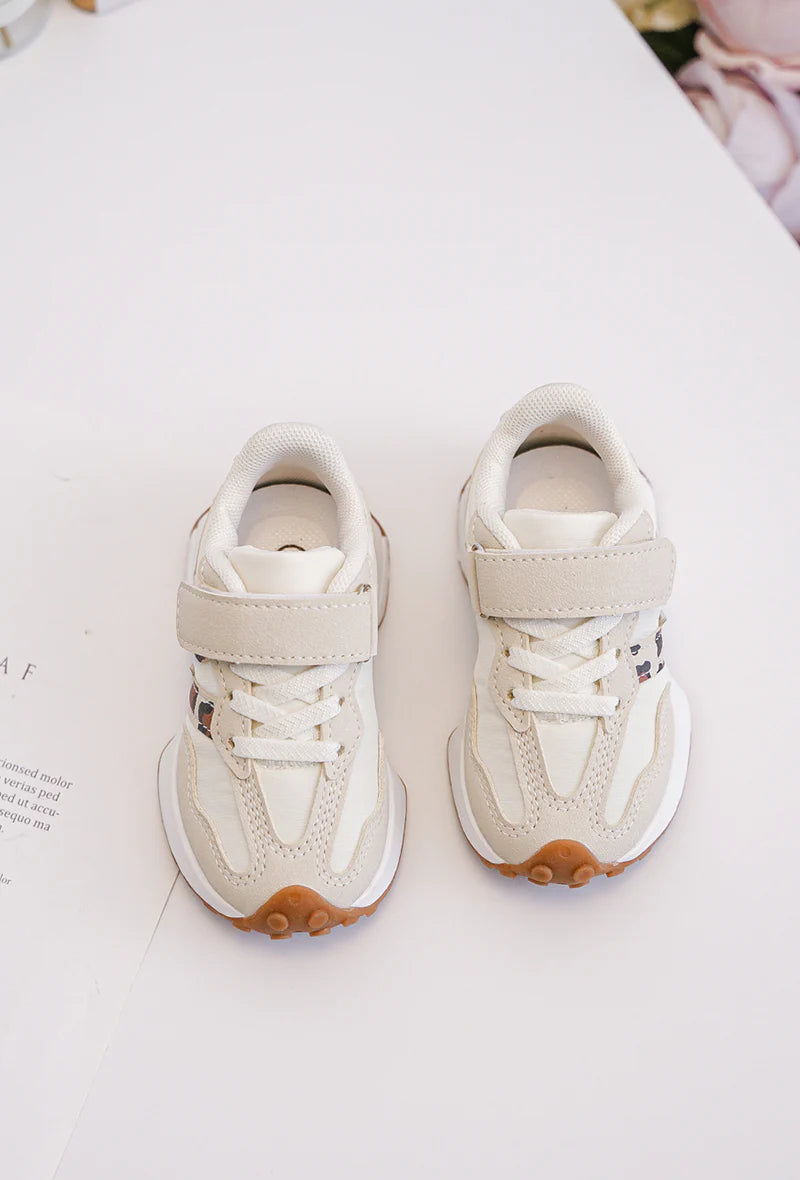 Sneakers con velcro per bambini – Scarpe per bambini – Comode e leggere – Beige con stampa leopardata