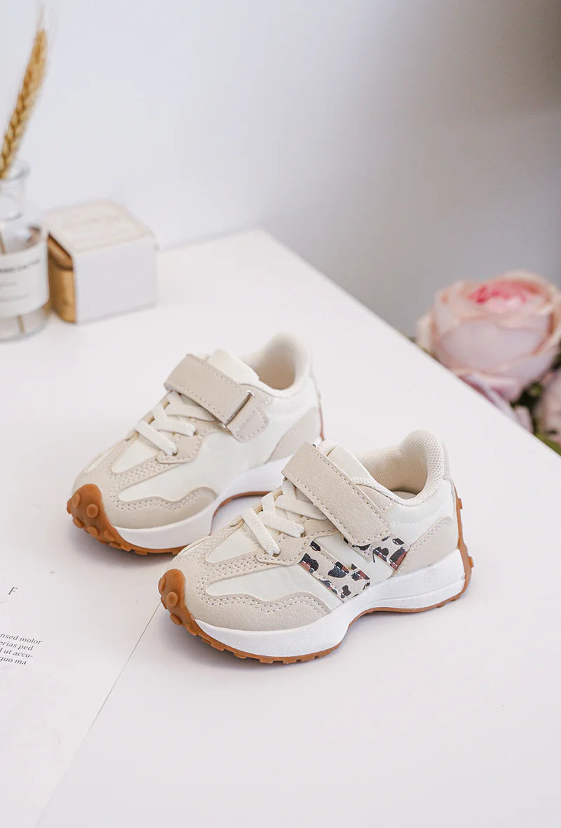 Sneakers con velcro per bambini – Scarpe per bambini – Comode e leggere – Beige con stampa leopardata