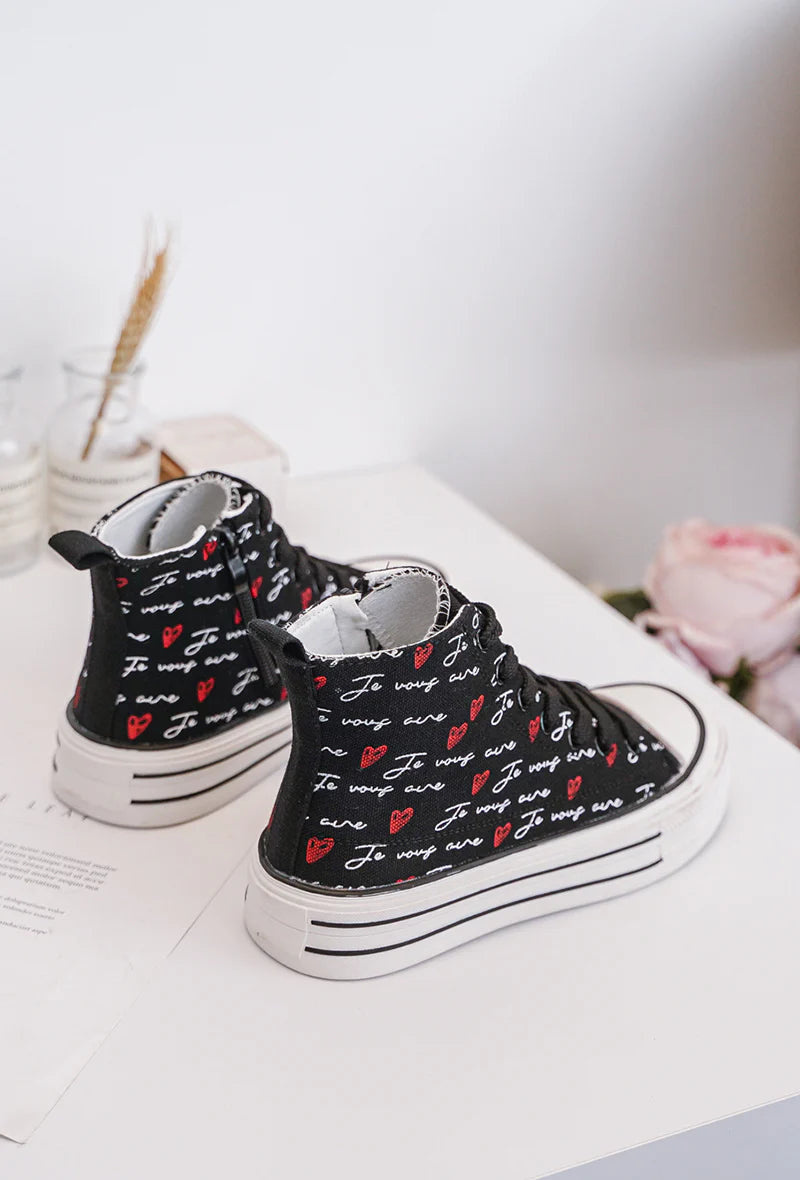 Sneakers alte nere per bambini con lacci – Motivo a cuore e scritta “I love you”, suola spessa in stile streetwear