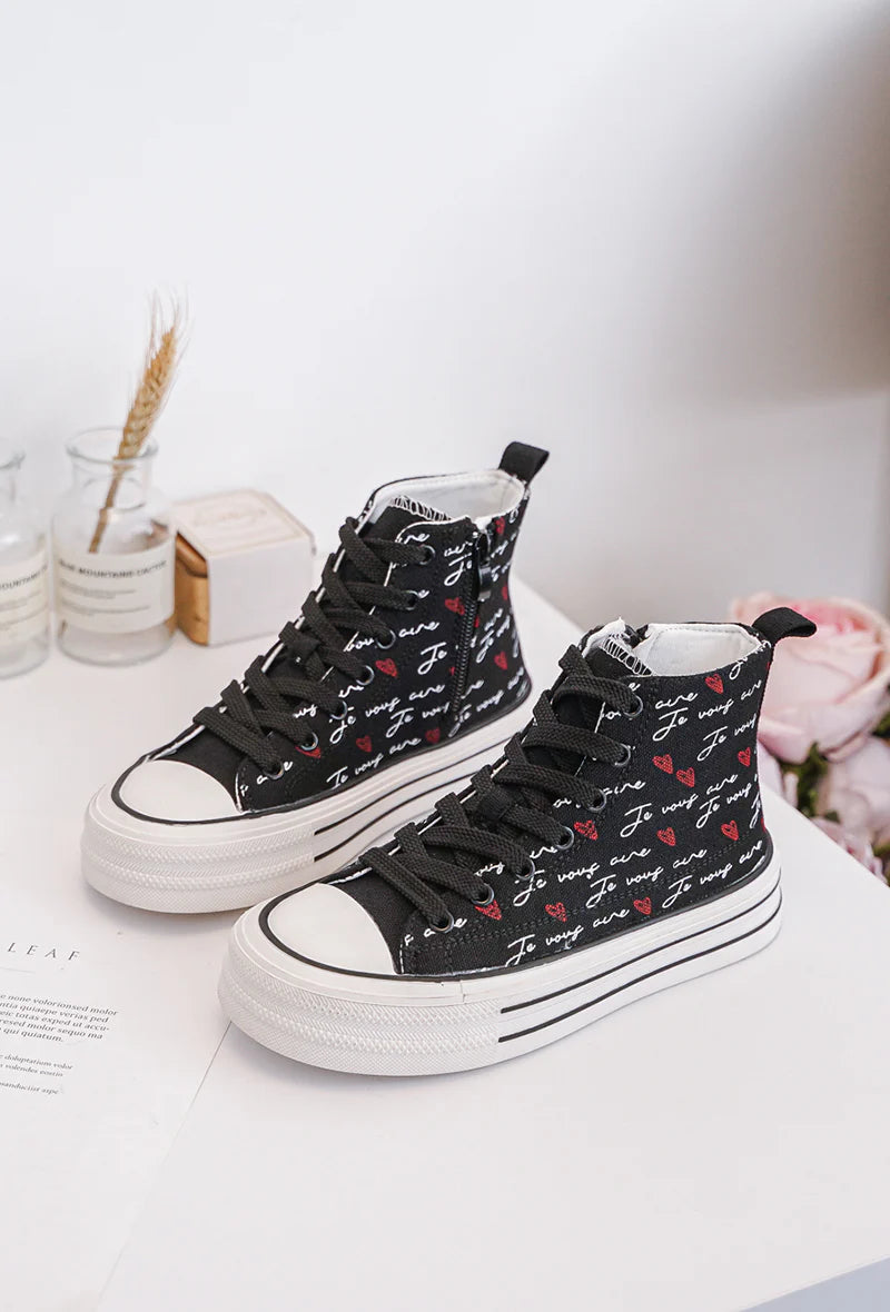Sneakers alte nere per bambini con lacci – Motivo a cuore e scritta “I love you”, suola spessa in stile streetwear