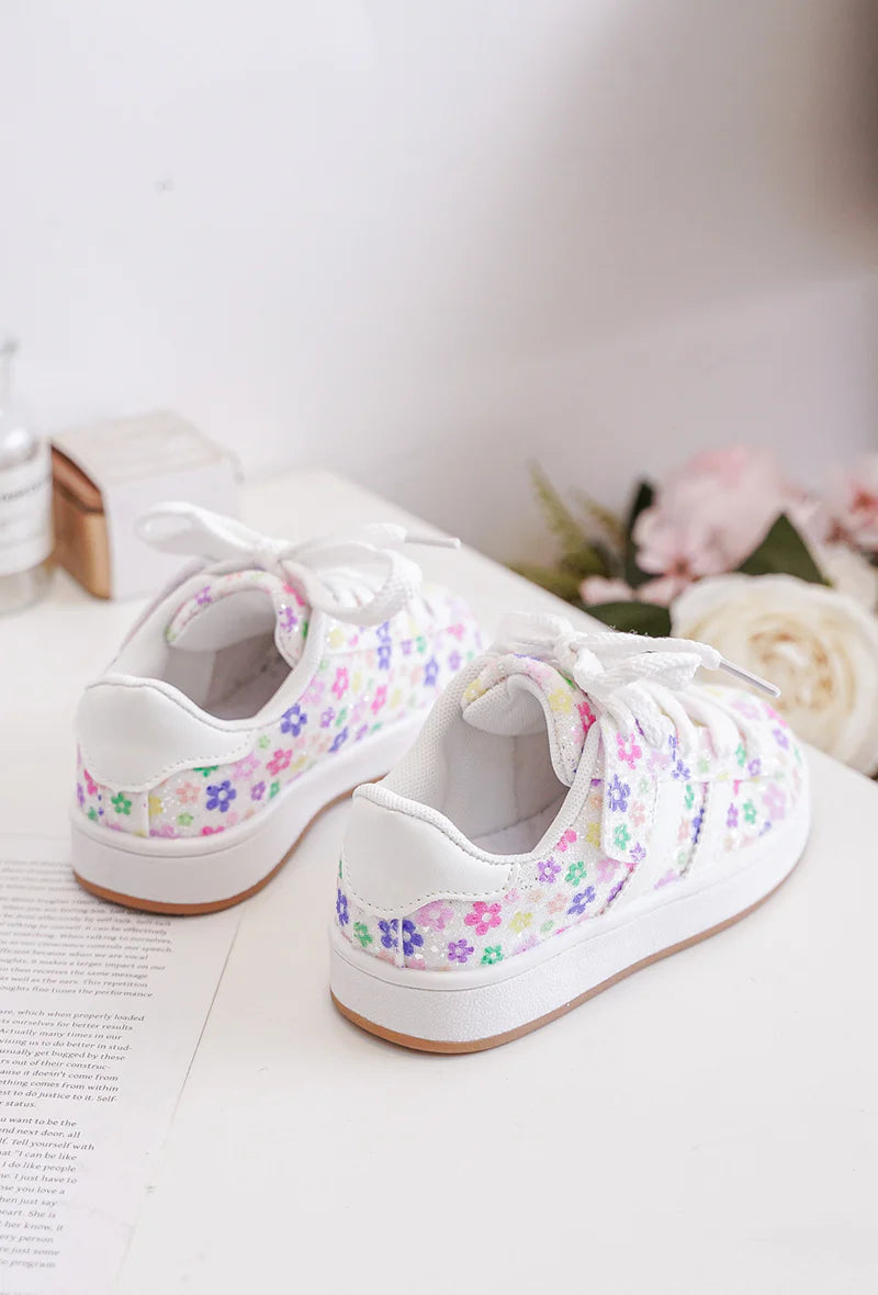 Sneakers con velcro per bambini – Scarpe per bambini – Comode e leggere – Bianche con motivi a cuori colorati