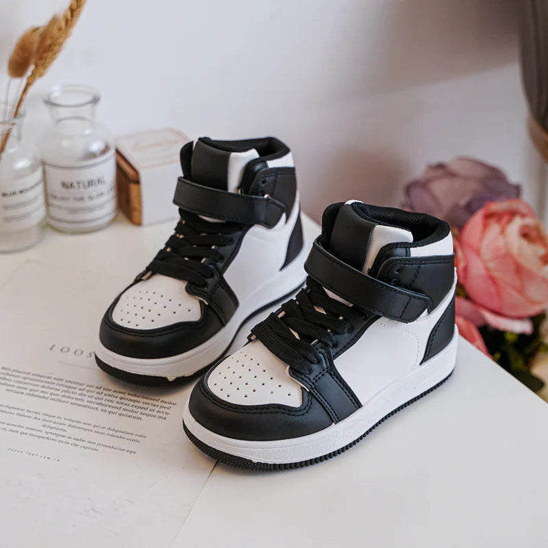 Sneakers alte per bambini con chiusura in velcro – Scarpe per bambini – Comode e leggere – Nero e bianco