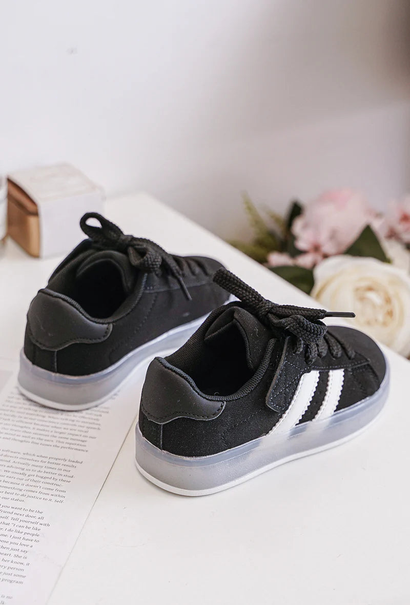 Sneakers luminose per bambini con lacci – Scarpe LED per bambini – Comode e leggere – Nere