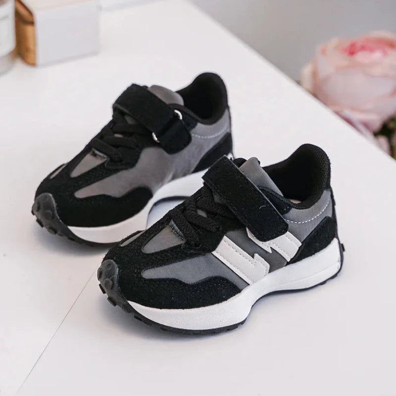 Sneakers con velcro per bambini – Scarpe sportive per bambini – Comode e leggere – Nero e grigio