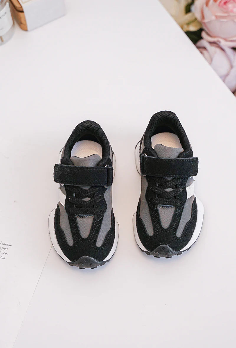 Sneakers con velcro per bambini – Scarpe sportive per bambini – Comode e leggere – Nero e grigio
