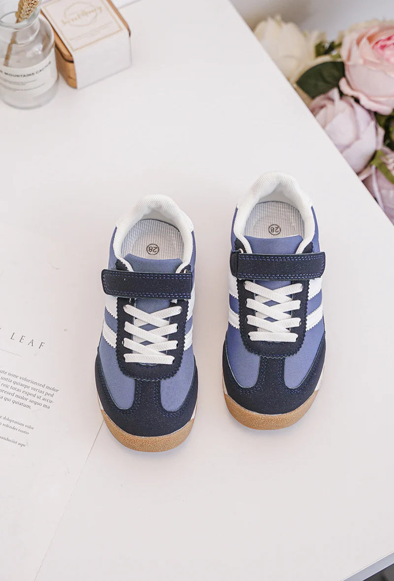 Sneakers con velcro per bambini – Scarpe sportive per bambini – Comode e leggere – Blu navy e bianco